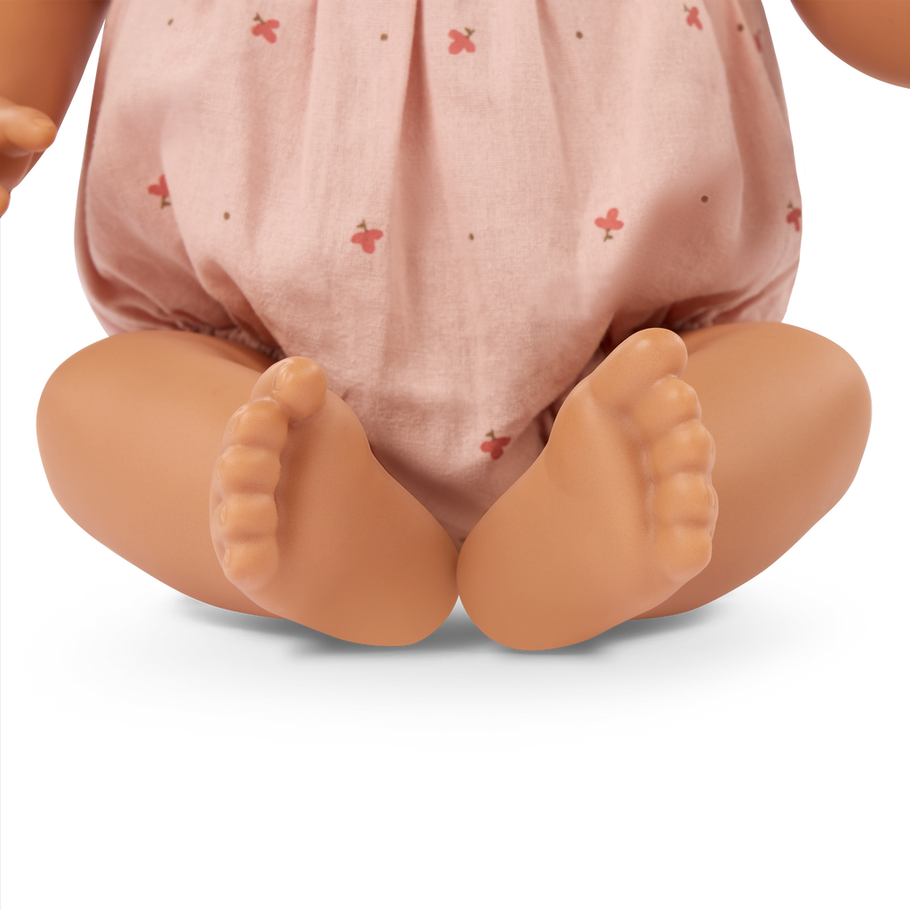 Brunette Doll with Bottle - Baby Doll with Brown Hair & Eyes - Bottle Accessory with Disappearing Milk - Toys for Kids Ages 2 Years + - LullaBaby UK